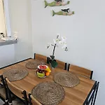 Ocean View Penthouse דירה *